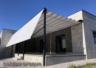 Empresa Toldos en Madrid  instaladores  PÉRGOLA 100 x 100  